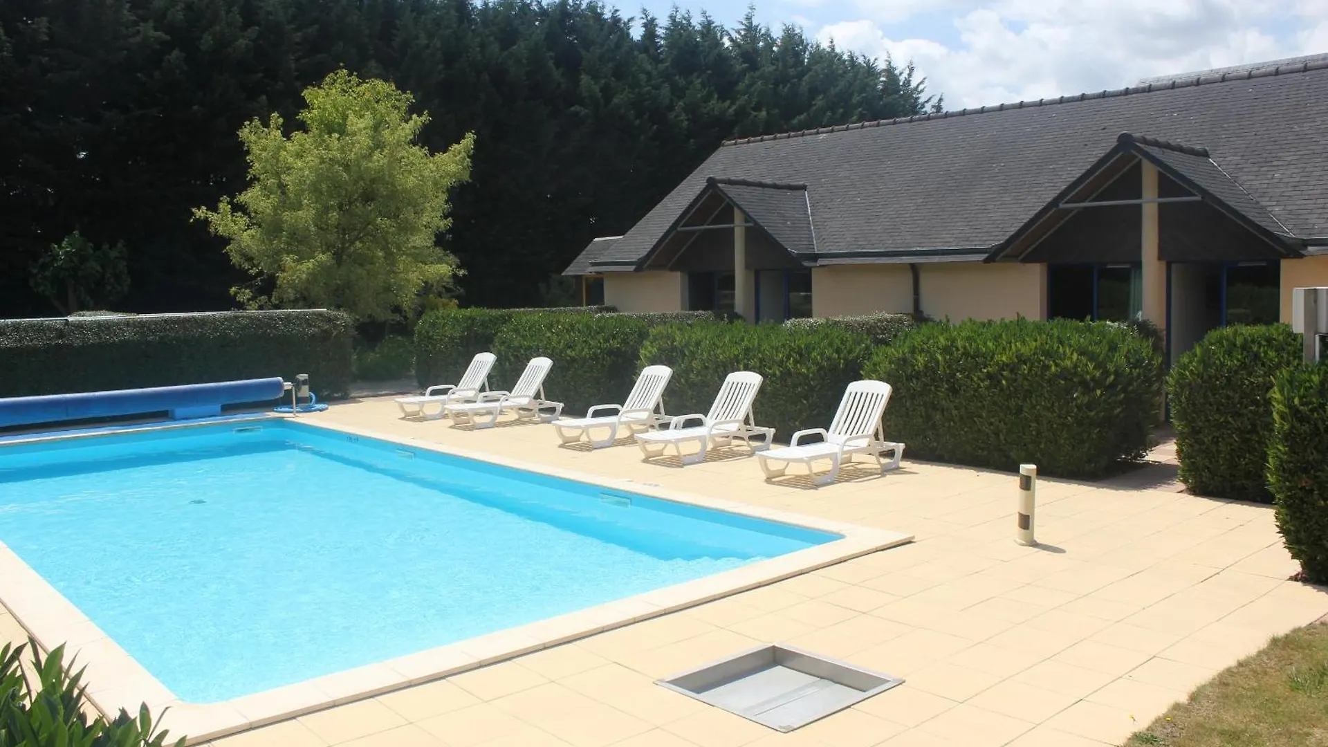 Les Dineux Village Trémeur ホテル